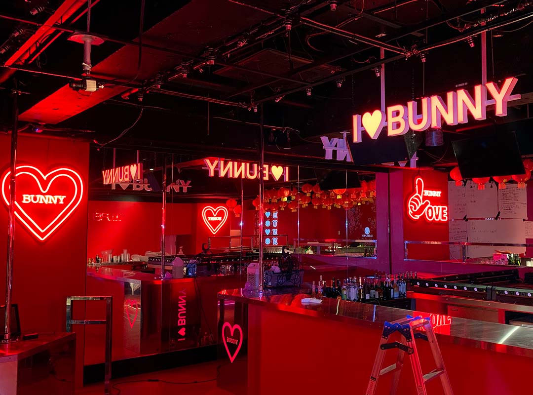 大阪市のナイトクラブの電飾看板