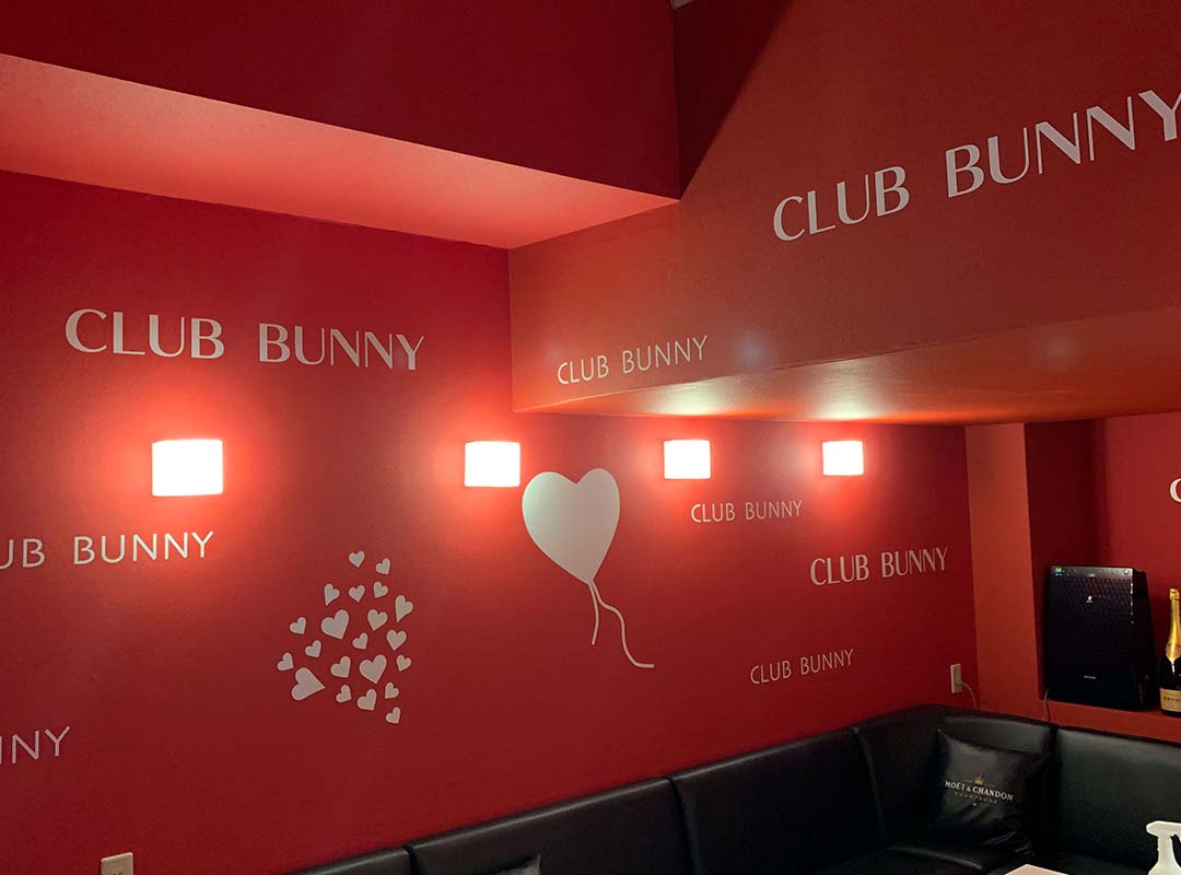 大阪市のナイトクラブのシート貼り